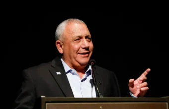 Eisenkot Pushes Opposition Unity to Oust Netanyahu, Calls for ‘Zionist Majority’